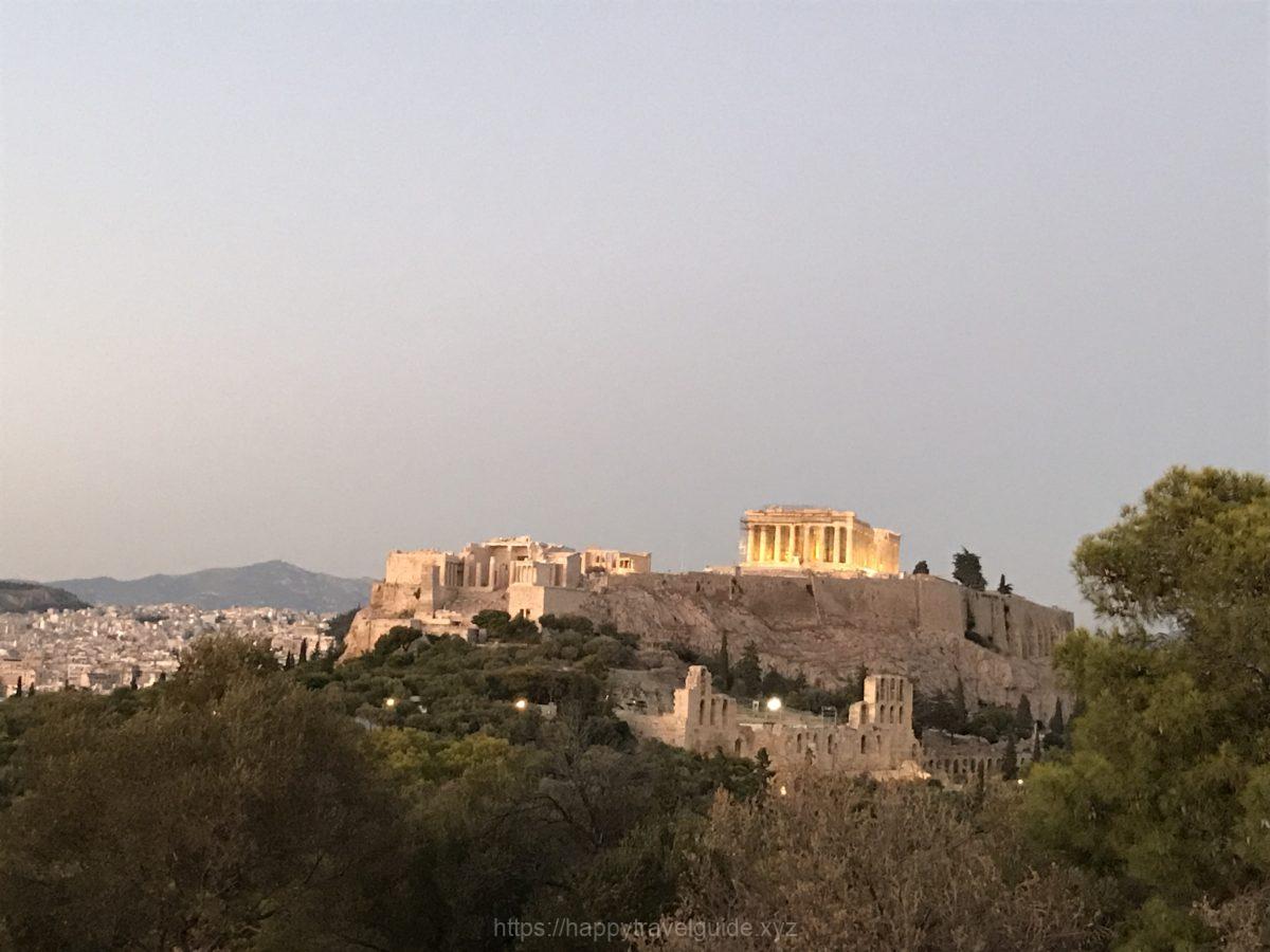 フィロパポスの丘からアクロポリスを眺める