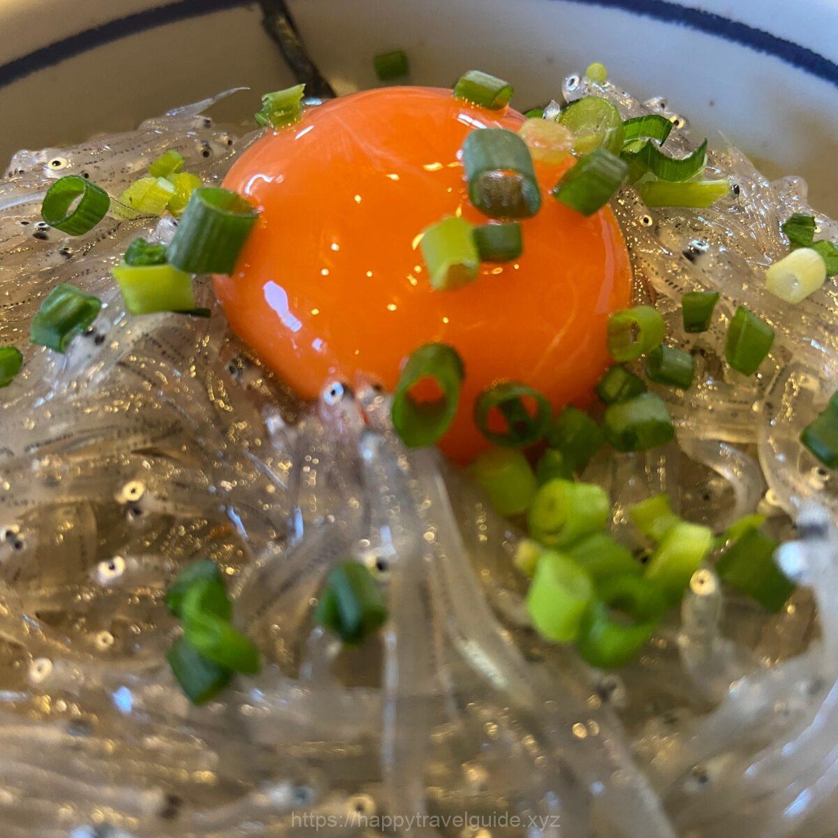 かあちゃんの店 生しらす丼 卵